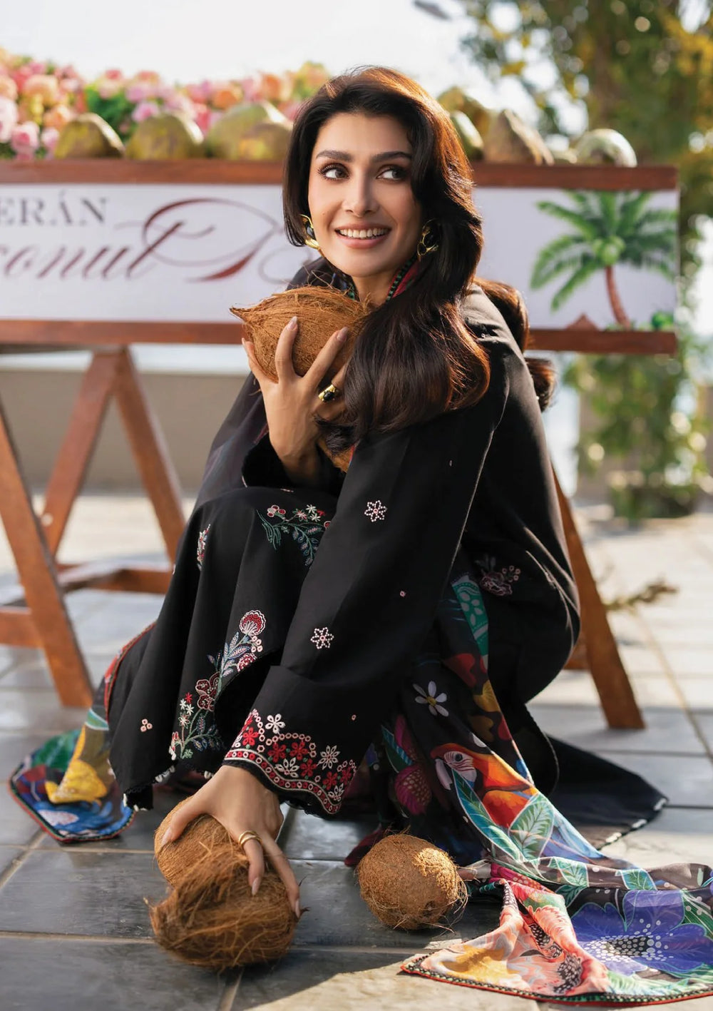 Seran Afsanah Embroidered Lawn Unstitched 3Pc Suit D-01 MAYA