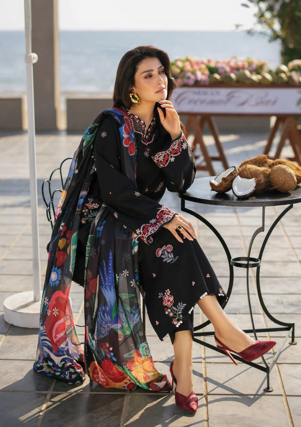 Seran Afsanah Embroidered Lawn Unstitched 3Pc Suit D-01 MAYA