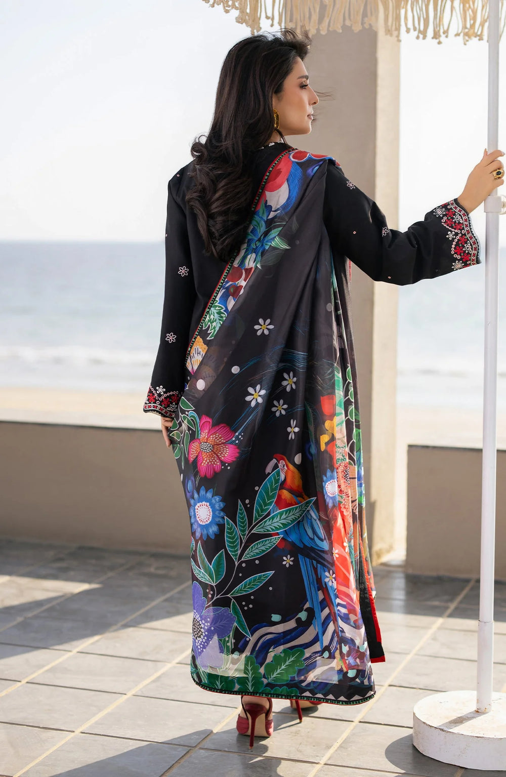 Seran Afsanah Embroidered Lawn Unstitched 3Pc Suit D-01 MAYA
